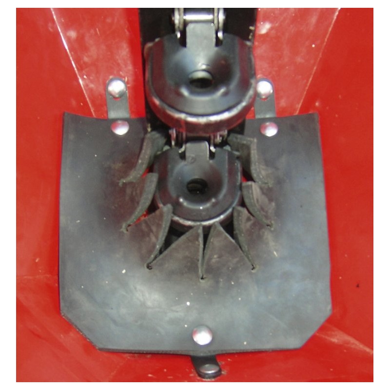 PRZYSŁONA GUMOWA DNA KOSZA SADZARKI "PLANTER" AKPIL